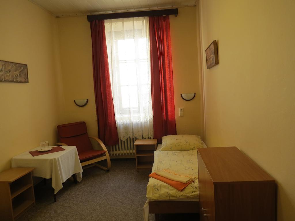 Hotel Cesky Dvur Бероун Номер фото