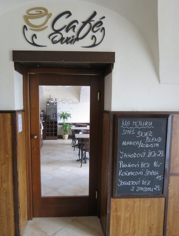 Hotel Cesky Dvur Бероун Екстер'єр фото
