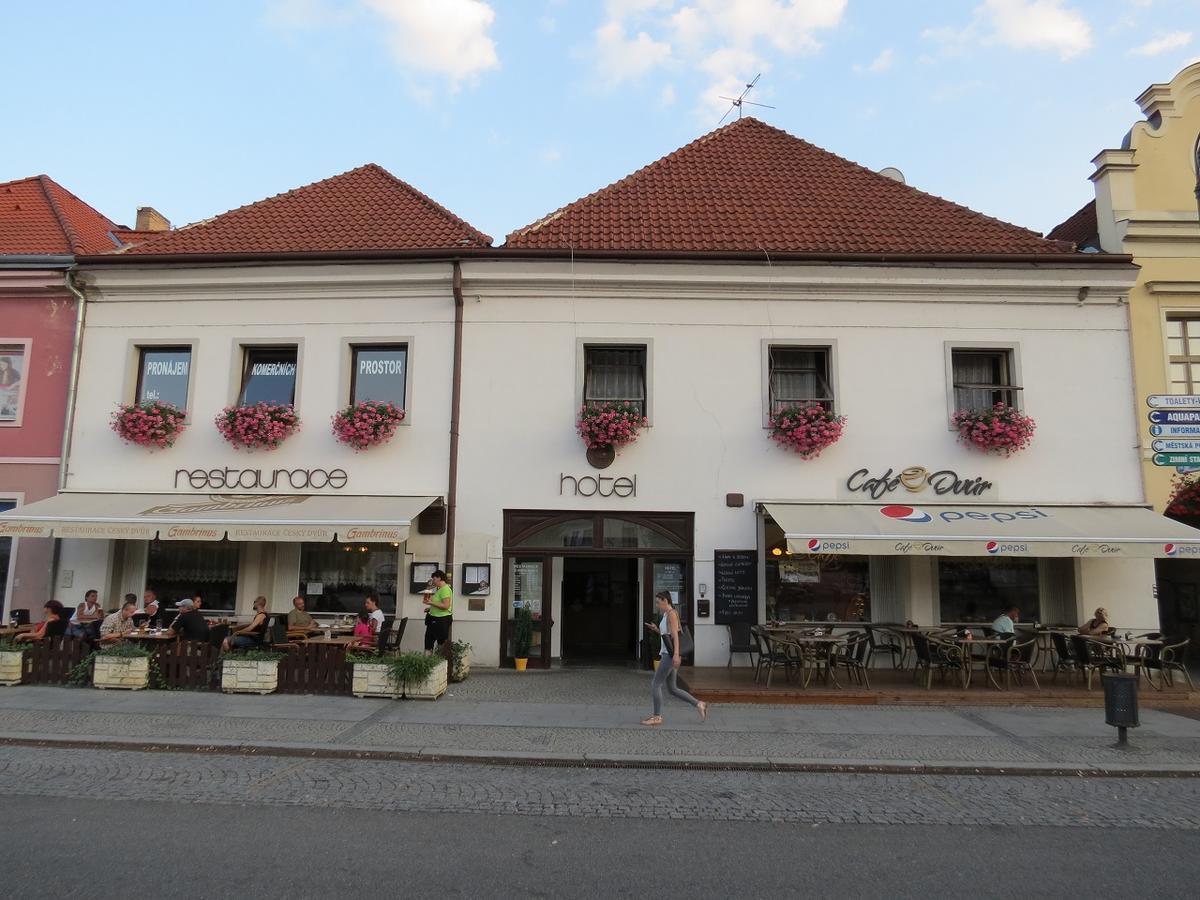 Hotel Cesky Dvur Бероун Екстер'єр фото